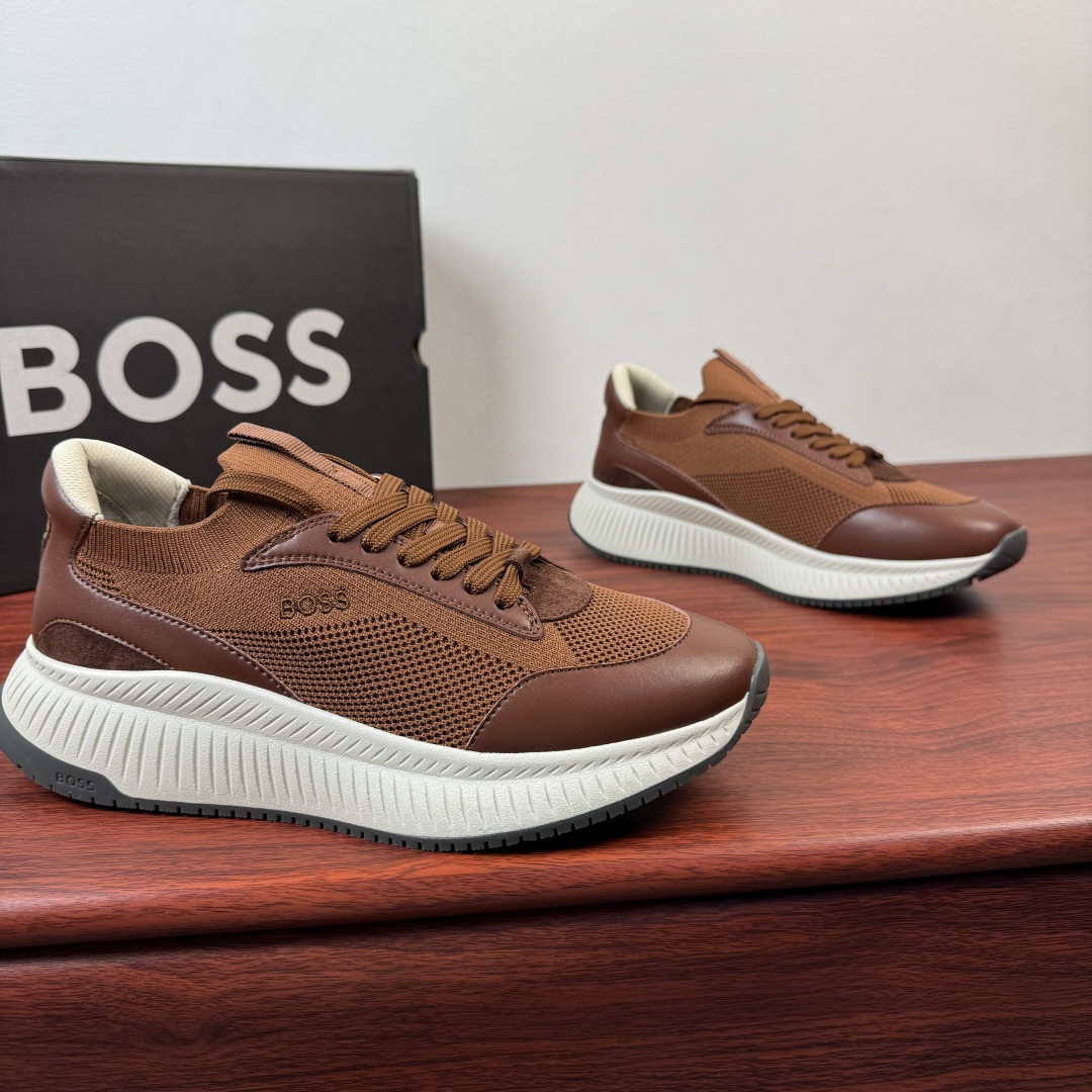 NO:782331,Batch BOSS TTNM EVO Knitted Upper Sneakers. The counter is synchronized with the new ultra-light thick-soled fly knit upper breathable running shoes! These running-style BOSS men's sneakers are made of a variety of materials, including leather trim, to create a unique silhouette. Lightweight ridged outsole. Fully knitted wrapped shoe collar, lightweight and breathable, fit the foot, bringing a comfortable wearing experience. Knitted BOSS logo details Composite stitching calfskin patch on the heel, embellished with rubber label three-color logo heel details  Full mesh lining with ultra-light rubber soles, excellent breathability and elasticity, original factory molded color matching rubber backing layer, complete package ready for shipment!  Size 39-40-41-42-43-44 (customized at 45.46) leather shoe size item number 50523113 dark brown,,sneakers,cowhide19860909批 BOSS TTNM EVO针织鞋面运动鞋 专柜同步新款 超轻厚底飞织鞋面透气跑步鞋! 这些跑步风格的BOSS男式运动鞋采用多种材料,包括皮革镶边,打造出独特的轮廓.轻质脊状外底.,全针织包裹鞋口,轻盈透气,贴合脚部,带来舒适穿着体验.针织BOSS标志细节 后跟复合拼接小牛皮贴片,点缀胶标三色标识后跟细节 全网布内里搭配超轻橡胶鞋底,透气性能与弹力性能极好,原厂开模拼色橡胶底片层,全套包装现货出货！ 尺码39-40-41-42-43-44（45.46订做）皮鞋尺码 货号50523113深棕,,sneakers,cowhide,Men's shoes