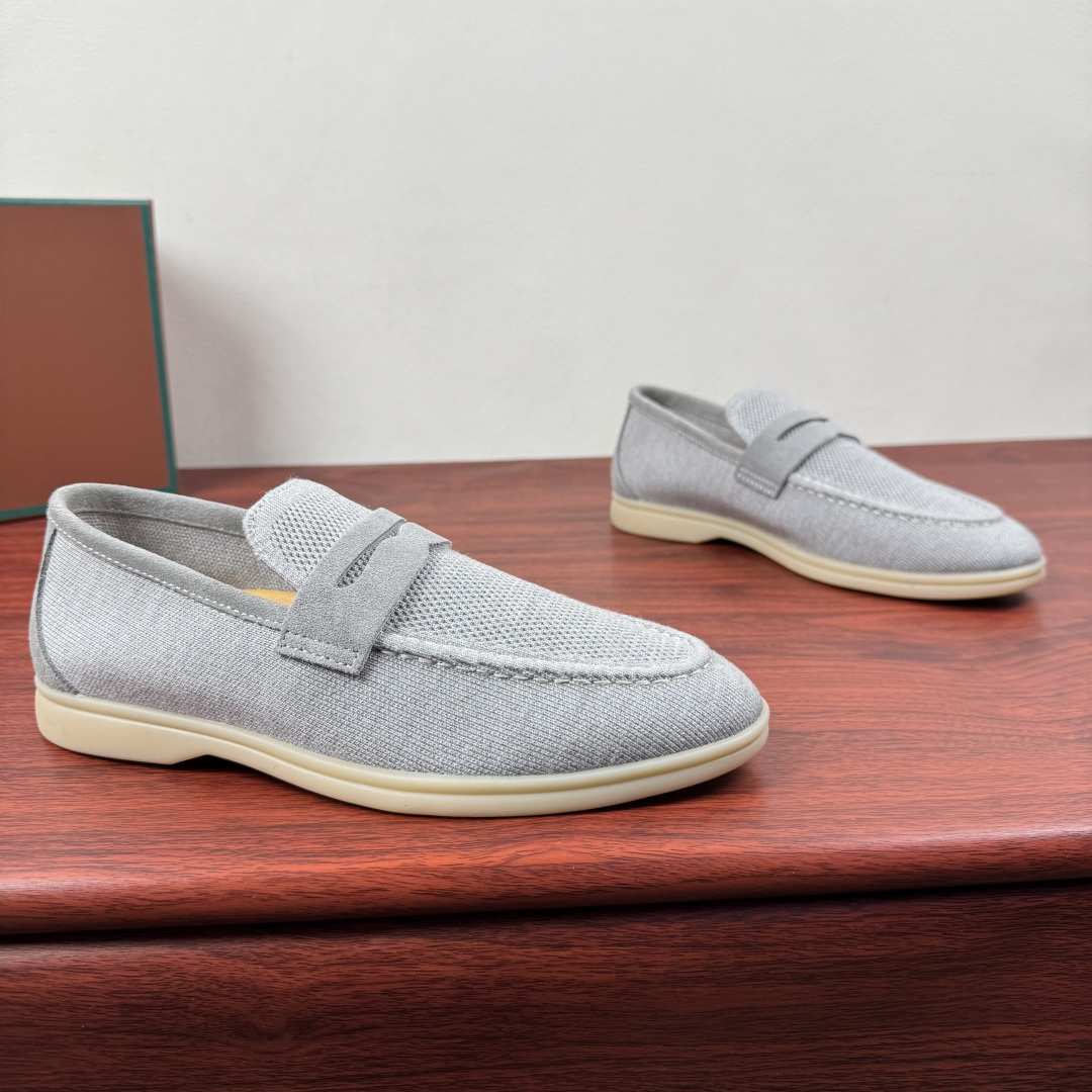 NO:781875,Batch the same knitted sneakers men's moccasins from Loro Piana's official website!  Made of Wish wool blended fabric｜The upper is made of unique knitted fabric and the heel is spliced ​​with high mercerized suede cowhide!  Comprehensive one-to-one restoration of the counter process flow | Full cowhide zip-tying process for the mid-bottom | Installed with the original lightweight TPU suction mold outsole | It is definitely not the ordinary bulky one-piece rubber sole on the market. Mesh lining, genuine leather feet, simple slip-on style, suitable for all seasons, with a full set of packaging!  Size 39-40-41-42-43-44 Leather shoe size (can be customized 45.46) Item number FAN0236 light gray, loro piana, sneakers, cowhide19860909批 Loro Piana(诺悠翩雅)官网同款针织运动鞋男士莫卡辛鞋！ 采用 Wish 羊毛混纺面料制作｜鞋面采用独特针织面料制作工艺后跟拼接高丝光反绒牛皮！全方位一比一复原专柜工艺流程｜中底部全牛皮拉绑工艺流程｜加装原版开模轻盈TPU吸模工艺大底｜绝非市面普通笨重一体橡胶底 网布内里 ,真皮垫脚,一脚蹬简约款式,四季皆宜,配全套包装！ 尺码39-40-41-42-43-44皮鞋尺码（可定制 45.46） 货号FAN0236 浅灰,,loro piana,sneakers,cowhide,Men's shoes