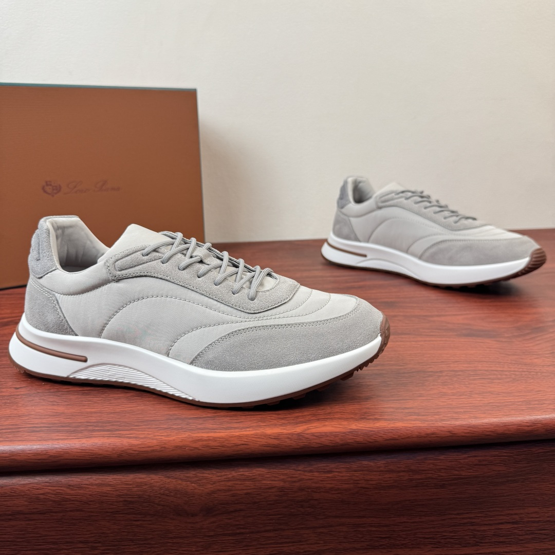 NO:832796,LoroPiana Week End Walk men's casual shoes!  This sneaker is made of Wind microfiber material treated with StormSystem water-repellent and windproof. The unique design of the mid-lace and suede details make it stand out. The signature topstitching and light padding provide a more comfortable fit, and the lightweight rubber sole and non-slip details enhance the grip.  Strength and stability, high-functional design details enhance the sporty style of the shoe. The Kummel-colored rubber outsole is made of lightweight material. This structure ensures proper weight distribution during walking, improves shock absorption and rebound, enhances grip and stability, and the eyelets and upper back of the shoe are embellished, making it very light and comfortable for the foot!  Packed in the original box at the counter, multiple colors available!  Size 39-40-41-42-43-44 Standard leather shoe size (45.46 can be customized) Item number FAL1719 Beige, loro piana, sneakers19860909LoroPiana诺悠翩雅Week End Walk男士休闲鞋 ！ 这款运动鞋采用经过StormSystem防泼水防风处理的Wind微纤维材质制成.中部系带和绒面革细节的独特设计造型令其一领风骚.标志性缉面线与轻薄衬垫让穿着更加舒适贴合,轻盈的橡胶鞋底和防滑细节增强抓地力和稳定性,高功能设计细节提升了鞋子的运动风格.Kummel色橡胶鞋外底采用轻盈的材料制成这种构造可以确保行走中适当的重量分配,提高减震性和回弹力增强抓地力和稳定性,鞋眼和鞋后上片点缀上脚轻便非常舒服！专柜原盒包装,多色可选！ 尺码39-40-41-42-43-44 标准皮鞋码（可定制45.46） 货号FAL1719 米灰,,loro piana,sneakers,Men's shoes