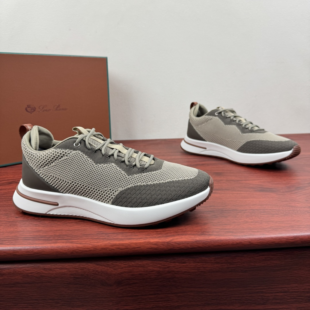 NO:834514,Batch LoroPiana/nuoyoupiana Week End Walk men's sports shoes lightweight running shoes!  This sneaker is made of Wind microfiber material treated with StormSystem water-repellent and windproof. The unique design with contrasting knitted splicing details makes it stand out. The iconic topstitching and light padding provide a more comfortable fit, and the lightweight rubber sole and non-slip details enhance the grip.  And stability, high-functional design details enhance the sporty style of the shoe. The Kummel-colored rubber outsole is made of lightweight material. This structure can ensure proper weight distribution during walking, improve shock absorption and rebound, enhance grip and stability, and the eyelets and rear upper piece are embellished to make it light and comfortable on the foot!  Packed in the original box at the counter, multiple colors available!  Size 39-40-41-42-43-44 Standard leather shoe size (can be customized to 45.46) Item number FAQ3326 off-white, loro piana, sneakers19860909批 LoroPiana/诺悠翩雅 Week End Walk男士运动鞋 轻质跑步鞋 ！ 这款运动鞋采用经过StormSystem防泼水防风处理的Wind微纤维材质制成.撞色针织拼接细节的独特设计造型令其一领风骚.标志性缉面线与轻薄衬垫让穿着更加舒适贴合,轻盈的橡胶鞋底和防滑细节增强抓地力和稳定性,高功能设计细节提升了鞋子的运动风格.Kummel色橡胶鞋外底采用轻盈的材料制成这种构造可以确保行走中适当的重量分配,提高减震性和回弹力增强抓地力和稳定性,鞋眼和鞋后上片点缀上脚轻便非常舒服！专柜原盒包装,多色可选！ 尺码39-40-41-42-43-44 标准皮鞋码（可定制45.46） 货号FAQ3326 灰白,,loro piana,sneakers,Men's shoes