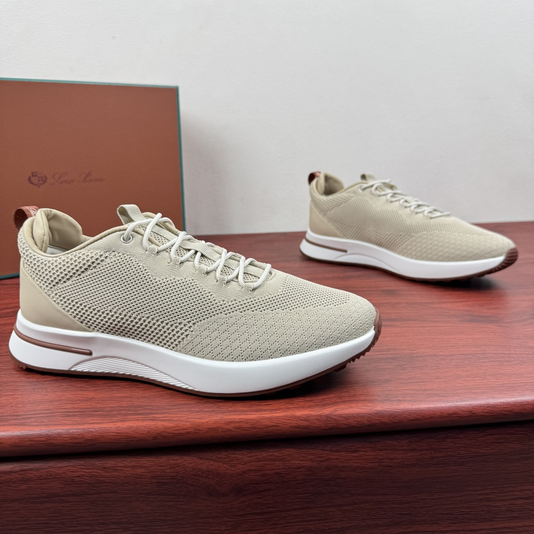 NO:834530,Batch LoroPiana/nuoyoupiana Week End Walk men's sports shoes lightweight running shoes!  This sneaker is made of Wind microfiber material treated with StormSystem water-repellent and windproof. The unique design with contrasting knitted splicing details makes it stand out. The iconic topstitching and light padding provide a more comfortable fit, and the lightweight rubber sole and non-slip details enhance the grip.  And stability, high-functional design details enhance the sporty style of the shoe. The Kummel-colored rubber outsole is made of lightweight material. This structure can ensure proper weight distribution during walking, improve shock absorption and rebound, enhance grip and stability, and the eyelets and rear upper piece are embellished to make it light and comfortable on the foot!  Packed in the original box at the counter, multiple colors available!  Size 39-40-41-42-43-44 Standard leather shoe size (45.46 can be customized) Item number FAQ3328 Khaki, loro piana, sneakers19860909批 LoroPiana/诺悠翩雅 Week End Walk男士运动鞋 轻质跑步鞋 ！ 这款运动鞋采用经过StormSystem防泼水防风处理的Wind微纤维材质制成.撞色针织拼接细节的独特设计造型令其一领风骚.标志性缉面线与轻薄衬垫让穿着更加舒适贴合,轻盈的橡胶鞋底和防滑细节增强抓地力和稳定性,高功能设计细节提升了鞋子的运动风格.Kummel色橡胶鞋外底采用轻盈的材料制成这种构造可以确保行走中适当的重量分配,提高减震性和回弹力增强抓地力和稳定性,鞋眼和鞋后上片点缀上脚轻便非常舒服！专柜原盒包装,多色可选！ 尺码39-40-41-42-43-44 标准皮鞋码（可定制45.46） 货号FAQ3328 卡其,,loro piana,sneakers,Men's shoes