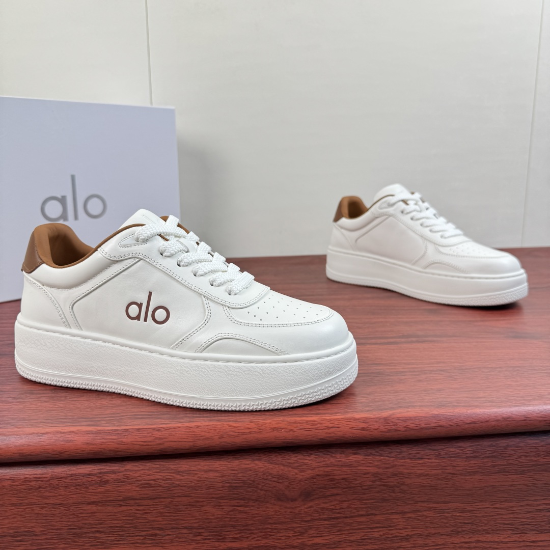 NO:885777,Batch the new men's sports shoes from the Alo Recovery Mode series!  A simple and modern street style look, creating a new era of casual experience. These thick-soled sneakers are made of vegan leather and have alo embossed logo details on the side.  .Extra-thick and comfortable collar, bringing extraordinary comfort and ankle support. Seamless anti-slip lining, sock-like fit design, providing stable internal grip. Durable lightweight rubber thick sole, assisting balance and stability. Flexible inner insole  Assists balance and stability. High-rebound recovery foam insole supports pressure points on the feet, knees, hips, joints and back. Meets all-day recovery needs. Recommended for full comfort, multi-color options, thick soles, versatile, and complete package!  Size 39-40-41-42-43-44 Standard leather shoe size (38.45.46 can be customized and does not support returns) Item number A0685U White brown, sneakers, socks19860909批 Alo Recovery Mode系列新款男士运动鞋 ！ 简洁现代的街头风格外观,打造新时代休闲体验.此款厚底运动鞋采用纯素皮革制成,侧面alo压纹logo细节 .超厚舒适鞋领,带来卓尔不凡的舒适感与脚裸支撑力.无缝防滑内里,袜子般的贴合设计,提供稳定的内部抓附力量.耐用轻质橡胶厚底,助力平衡与稳定.柔韧内层鞋垫助力平衡与稳定.高回弹回复泡沫鞋垫,支撑足部,膝盖,臀部,关节及背部的压力点.满足全天恢复需求.舒适度满分精品推荐,多色可选,厚底增高百搭,配全套包装！ 尺码39-40-41-42-43-44 标准皮鞋码（38.45.46可定做不支持退换） 货号A0685U 白棕,,sneakers,socks,Men's shoes
