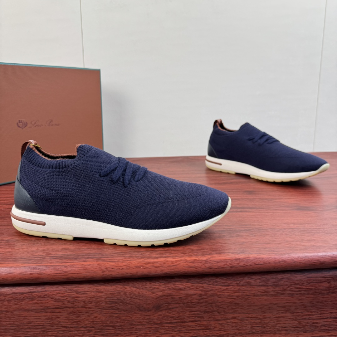 NO:885764,Batch LoroPiana/nuoyoupiana 360 Lp Flexy walk men's sports shoes!  This sneaker is made of knitted wool upper and smooth calf leather wrap at the heel. It has a slip-on design with lace-up adjustment. It is made with complex and unique craftsmanship at the collar. The ribbed elastic band collar is matched with Kummel color trim. It is light and breathable, comfortable on the foot, and can easily create a casual urban style. Selected from Merino sheep in Australia and New Zealand, the upper is machine-woven like a sweater, and then equipped with a white rubber outsole with Kummel color sole printed with Loro Piana.  Repeating pattern of initials, Kummel-colored pull tabs with Loro Piana logo, beautiful and non-slip, cashmere fabric, calfskin insole, super comfortable!  Comes with full original packaging!  Multiple colors available!  Size 39-40-41-42-43-44 (38/45 can be customized and does not support returns or exchanges) Standard leather shoe size Item number FAL1541 Navy blue, loro piana, loro piana, sneakers, sweaters, cowhide19860909批 LoroPiana/诺悠翩雅 360 Lp Flexy walk男士运动鞋！ 这款运动鞋采用针织羊毛鞋面,后跟光滑小牛皮革包裹,套脚式设计搭配系带调节,鞋口复杂的独特的工艺制成,罗纹松紧带鞋口搭配 Kummel 色饰边,轻盈透气,上脚舒适,轻松打造休闲都市风.精选自澳大利亚和新西兰的美利奴羊,鞋面如毛衣一样,以机器织就,然后配以白色橡胶外底,配 Kummel 色鞋底,印有 Loro Piana 首字母缩写重复图案,Kummel 色提拉环带有 Loro Piana 标识,既美观又防滑,面料羊绒,内底垫脚小牛皮,上脚超级舒服！配全套原包装！多色可选！ 码数39-40-41-42-43-44（38/45可定不支持退换货）标准皮鞋码 货号FAL1541 藏蓝,,loro piana,loro piana,sneakers,sweaters,cowhide,Men's shoes