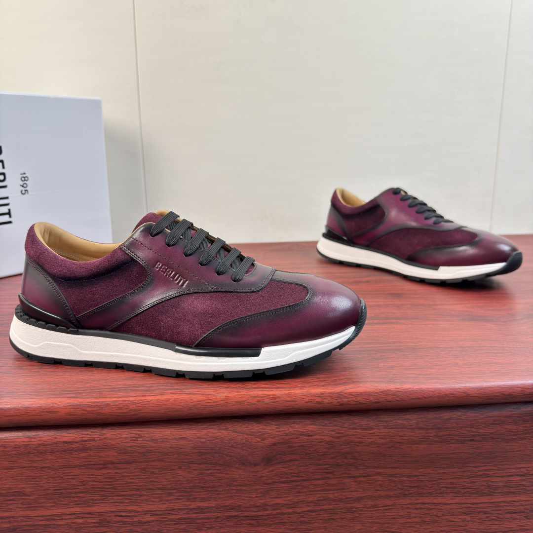 NO:931318,Batch of Berluti/Bruti Fast Track leather sneakers shipped!  Classic derby sneaker style Venezia made of solid color gradient leather and solid color suede leather composite splicing  The leather texture is excellent (see the detailed picture). The suede leather is mixed to improve the overall toughness and bending resistance of the shoe. It has high-definition embossed Berluti letter logo details on the side, dyed calfskin lining, removable leather latex cushion, embossed logo details, lightweight rubber sole, geometric pattern non-slip field details, excellent on-foot comfort and stability. Multiple colors are available to meet different matching needs. Comes with a full set of packaging!  Size 39-40-41-42-43-44 Leather shoe size (can be customized to 38.45.46) Item No. E0187 Burgundy,,sneakers,cowhide19860909批 Berluti/布鲁提 Fast Track皮革运动鞋出货 ！ 经典德比运动鞋型 Venezia 纯色渐变皮革搭配纯色反绒皮皮革复合拼接而成 皮料质感极好（看细节图）混搭反绒皮革提升鞋子整体韧性与耐弯折性,侧面高清压纹Berluti字母logo标识细节,本染小牛皮内里,搭配可拆卸皮革乳胶软垫,压纹logo标识细节,轻质橡胶鞋底,几何图案防滑外地细节,上脚舒适度,稳定性能都是极好,多款颜色可选,可满足不同搭配需求 ,配全套包装！ 尺码39-40-41-42-43-44皮鞋尺码（可定制38.45.46） 货号E0187 酒红,,sneakers,cowhide,Men's shoes