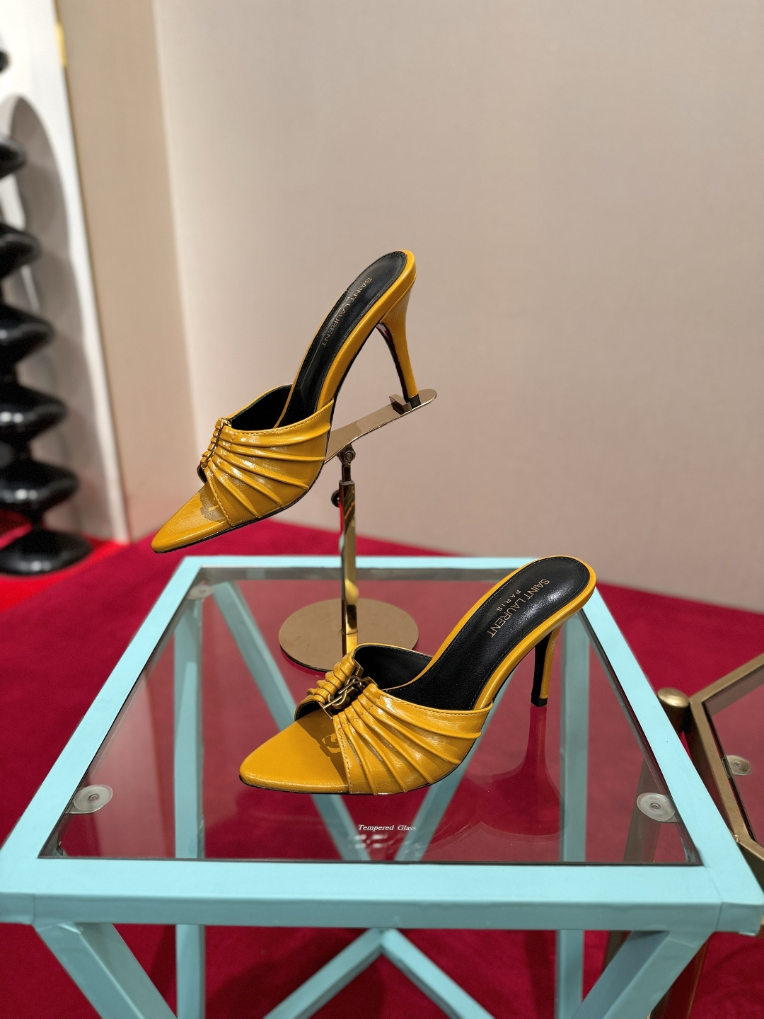NO:904882,SAINT LAURENT Babylone point-toe open-toe pleated upper mules slip-on slippers super versatile and easy to control fabric butter leather lining sheepskin padding sheepskin heel height 10cm size 34-39 (40.41.42 customized), high heels slippers, saint laurent, saint laurent, high heels, slippers, sheepskin19860909SAINT LAURENT圣罗兰 Babylone 尖头露趾缩褶鞋面 穆勒鞋 一字拖鞋 超级百搭款轻松驾驭 面料牛油皮 内里羊皮 垫脚羊皮 跟高10cm 码数34-39（40.41.42定做）,高跟鞋拖鞋,saint laurent,saint laurent,high heels,slippers,sheepskin,Women's Shoes