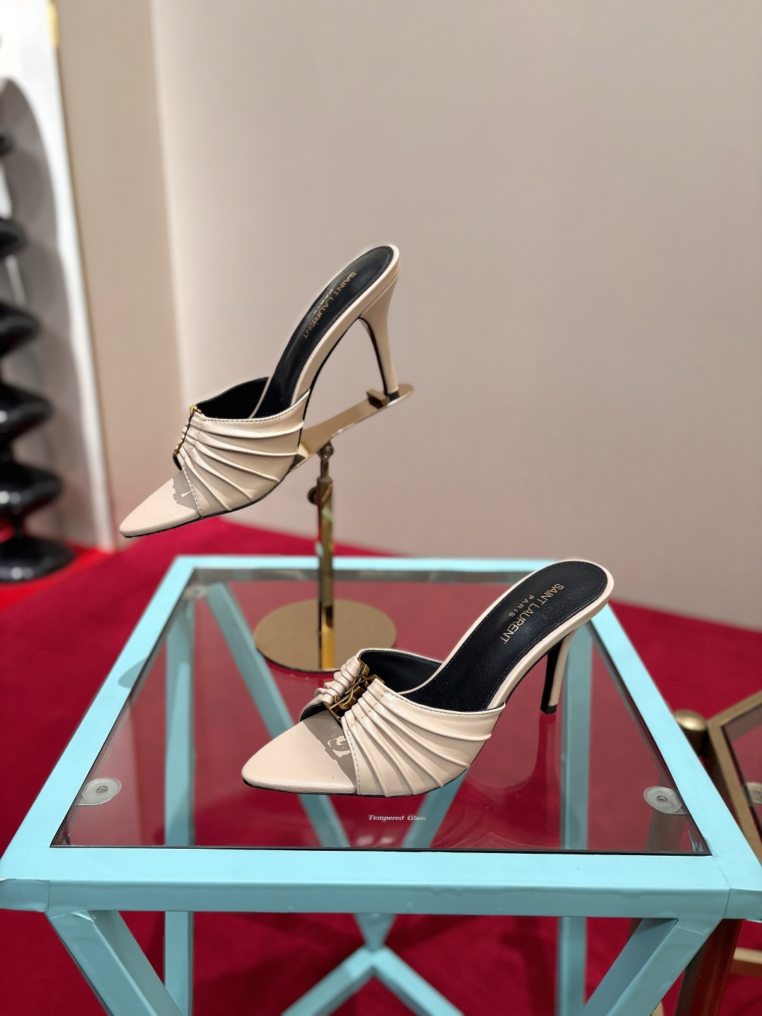 NO:904883,SAINT LAURENT Babylone Pointed toe open toe gathered upper Mules Slippers Super versatile and easy to control Fabric sheepskin Lining sheepskin Padded sheepskin Heel height 10cm Size 34-39 (40.41.42 customized), high heels and slippers, saint laurent, saint laurent, high heels, slippers, sheepskin19860909SAINT LAURENT圣罗兰 Babylone 尖头露趾缩褶鞋面 穆勒鞋 一字拖鞋 超级百搭款轻松驾驭 面料羊皮 内里羊皮 垫脚羊皮 跟高10cm 码数34-39（40.41.42定做）,高跟鞋拖鞋,saint laurent,saint laurent,high heels,slippers,sheepskin,Women's Shoes
