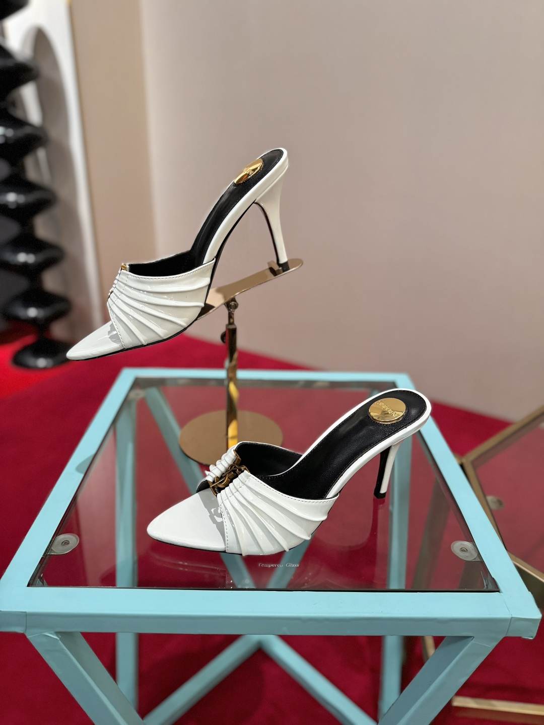 NO:904937,SAINT LAURENT Babylone pointed open toe gathered upper Mules slippers super versatile and easy to control Fabric patent leather lining sheepskin padding sheepskin heel height 10cm size 34-39 (40.41.42 customized), high heels slippers, saint laurent, saint laurent, high heels, slippers, sheepskin19860909SAINT LAURENT圣罗兰 Babylone 尖头露趾缩褶鞋面 穆勒鞋 一字拖鞋 超级百搭款轻松驾驭 面料漆皮 内里羊皮 垫脚羊皮 跟高10cm 码数34-39（40.41.42定做）,高跟鞋拖鞋,saint laurent,saint laurent,high heels,slippers,sheepskin,Women's Shoes
