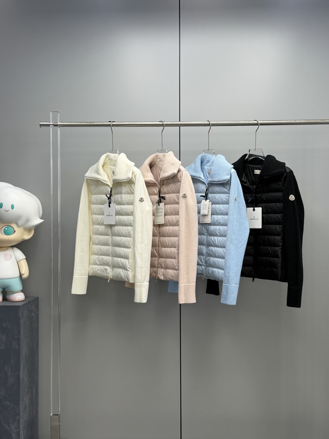 Moncler Knit & Down Jacket: Elegant, Lightweight, & Warm – Four Colors Available