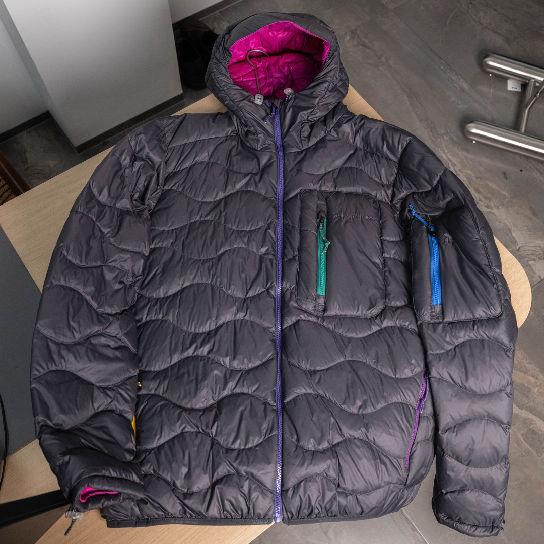 ❗️特价A❗️Peak Performance|壁克峰90鹅绒吐司服配色：运动灰(紫拉链粉内里)、浅沙白