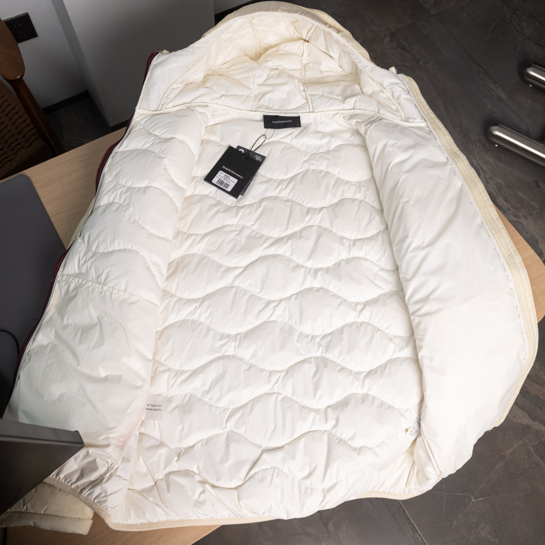 ❗️特价A❗️Peak Performance|壁克峰90鹅绒吐司服配色：运动灰(紫拉链粉内里)、浅沙白