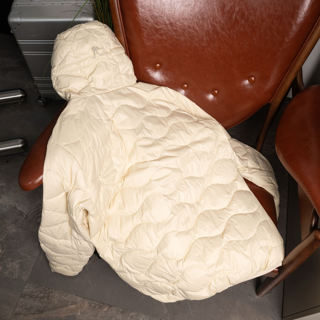 ❗️特价A❗️Peak Performance|壁克峰90鹅绒吐司服配色：运动灰(紫拉链粉内里)、浅沙白