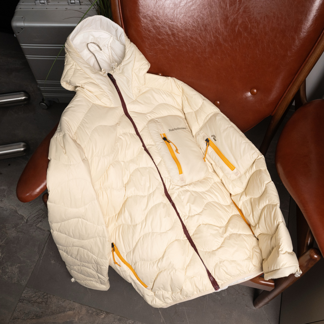 ❗️特价A❗️Peak Performance|壁克峰90鹅绒吐司服配色：运动灰(紫拉链粉内里)、浅沙白