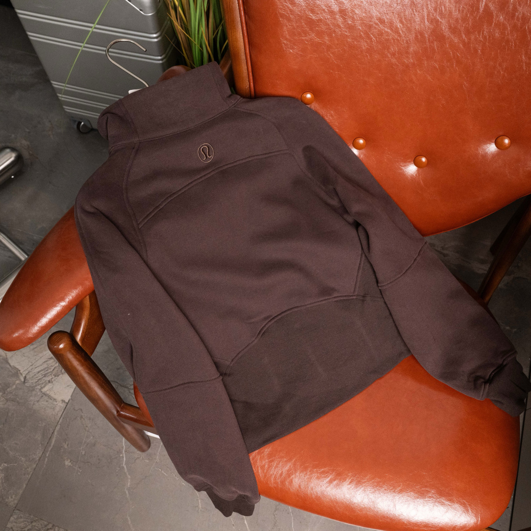 AScuba立领宽松卫衣产品配色:蒸馏咖啡、薰衣草、阴影蓝、骨百色、丝绒粉、板栗粽码数XS/S，M/L，