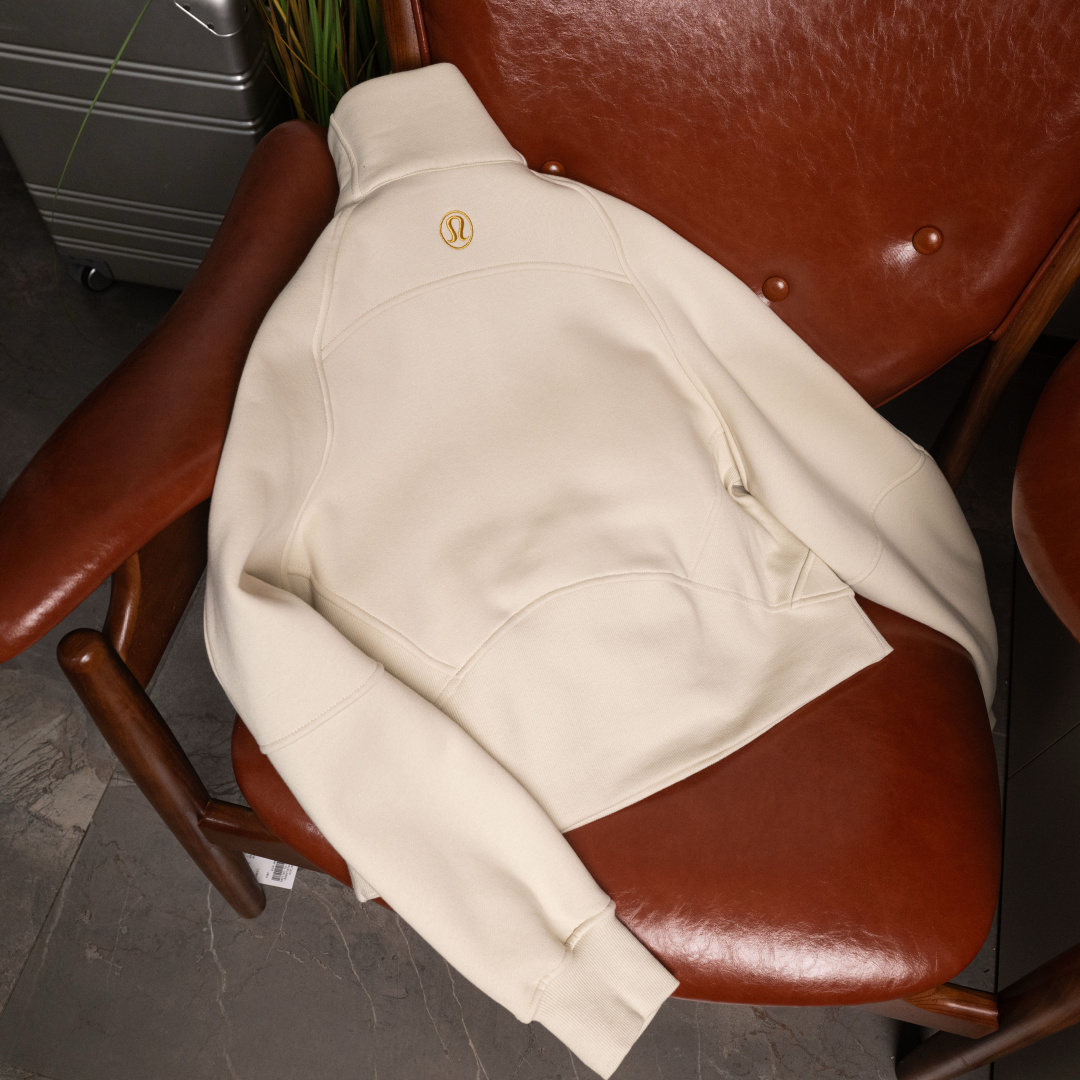 AScuba立领宽松卫衣产品配色:蒸馏咖啡、薰衣草、阴影蓝、骨百色、丝绒粉、板栗粽码数XS/S，M/L，