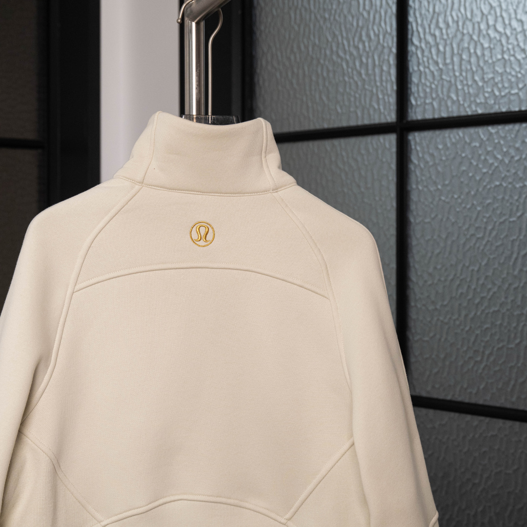 AScuba立领宽松卫衣产品配色:蒸馏咖啡、薰衣草、阴影蓝、骨百色、丝绒粉、板栗粽码数XS/S，M/L，