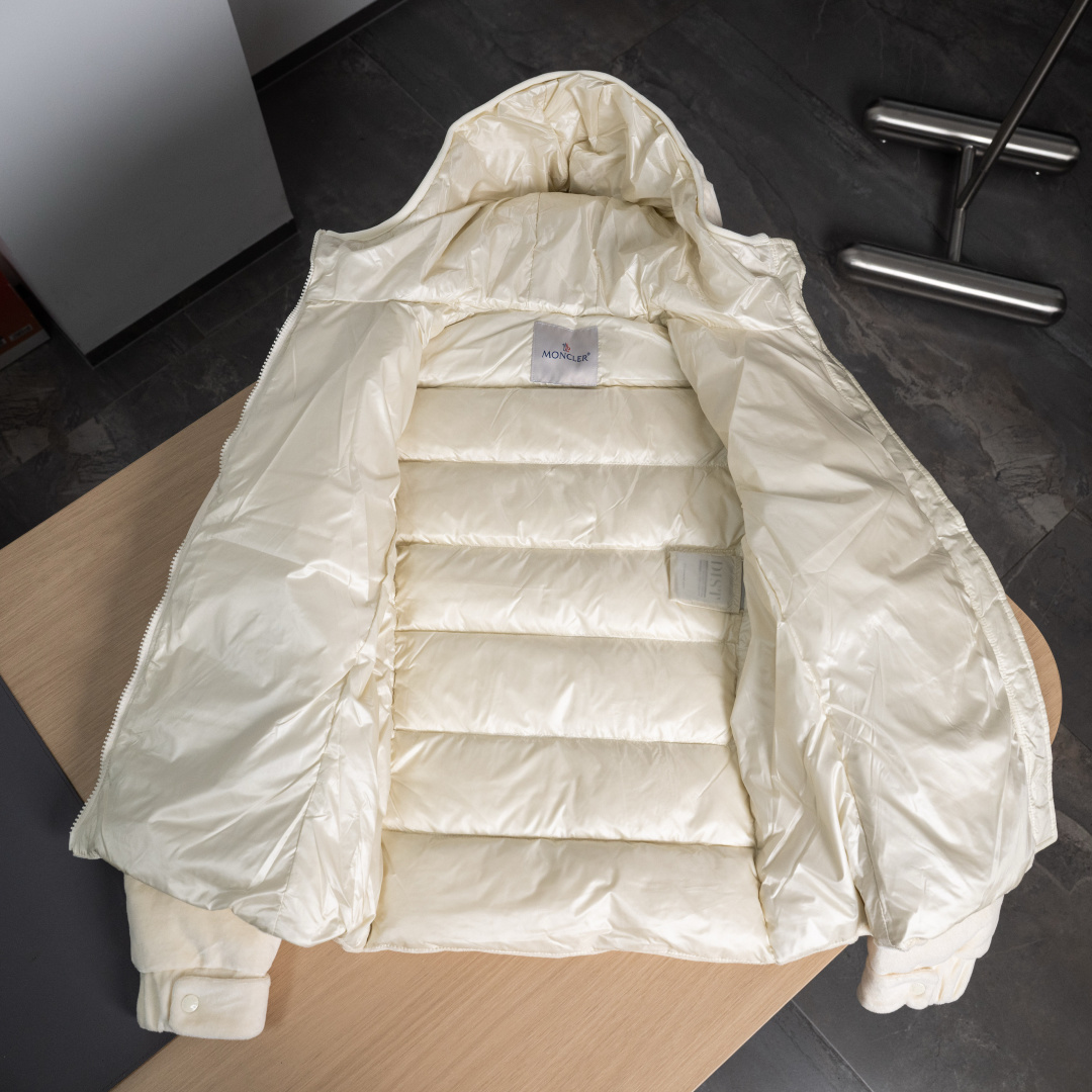 盟可睐 Moncler 高级成衣风衣外套及大衣服饰 #DE406218 9