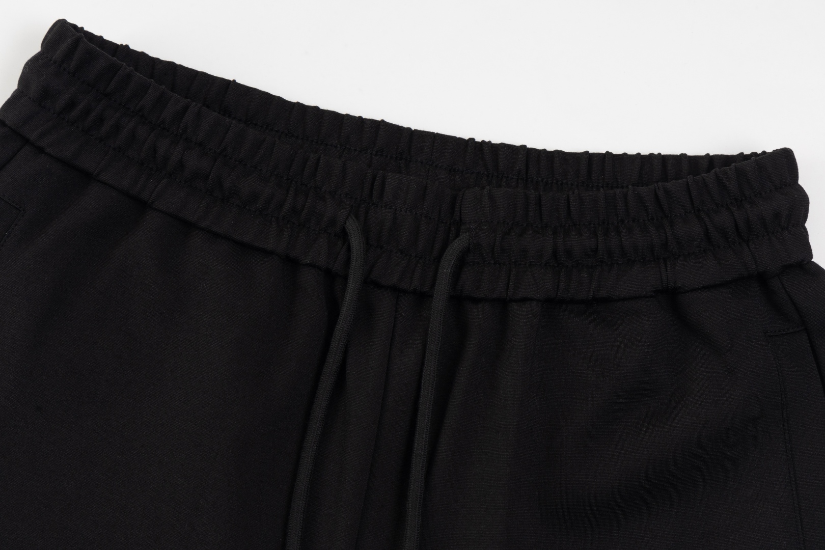 High-Quality Leisure Sports Shorts in Modern Classic Urban Style for 2025 Fashion Trends - 图片 9