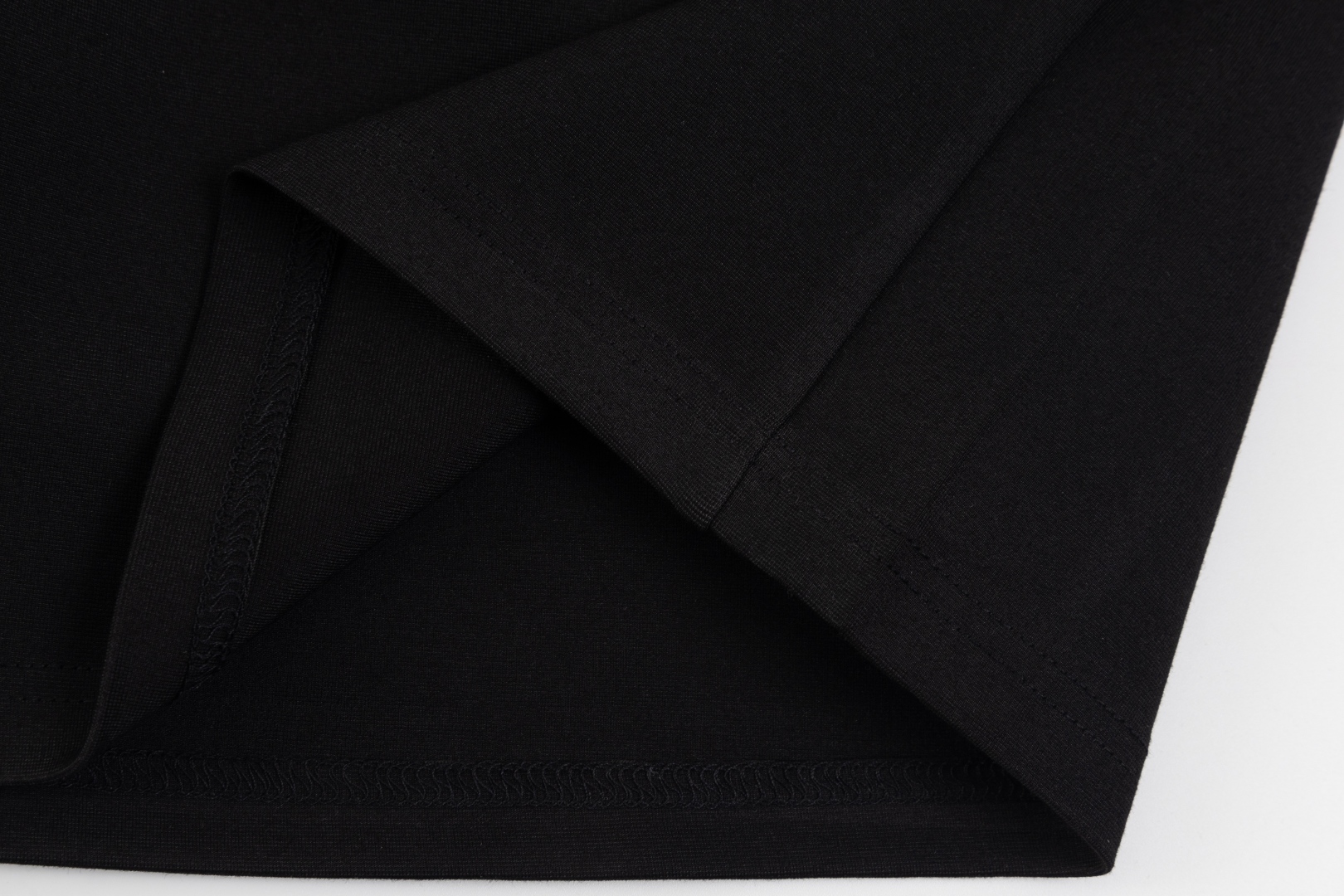 High-Quality Leisure Sports Shorts in Modern Classic Urban Style for 2025 Fashion Trends - 图片 4