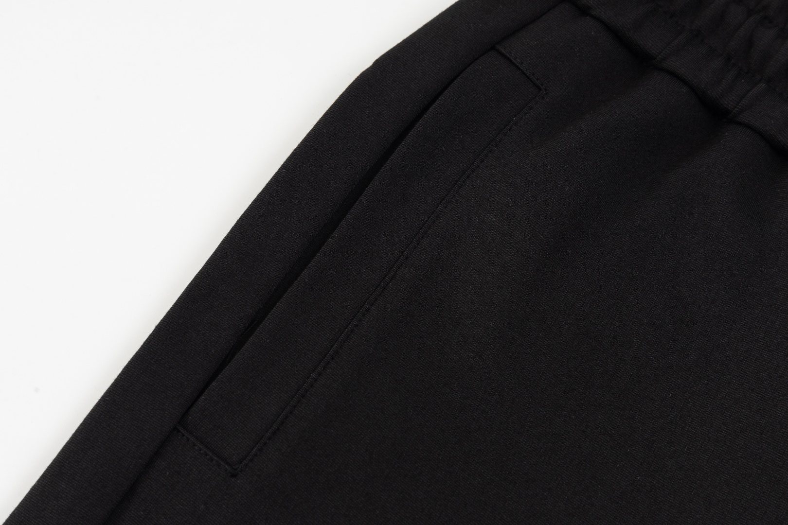 Modern Classic Urban Leisure Sports Shorts in High-Intensity Fabric - 图片 4
