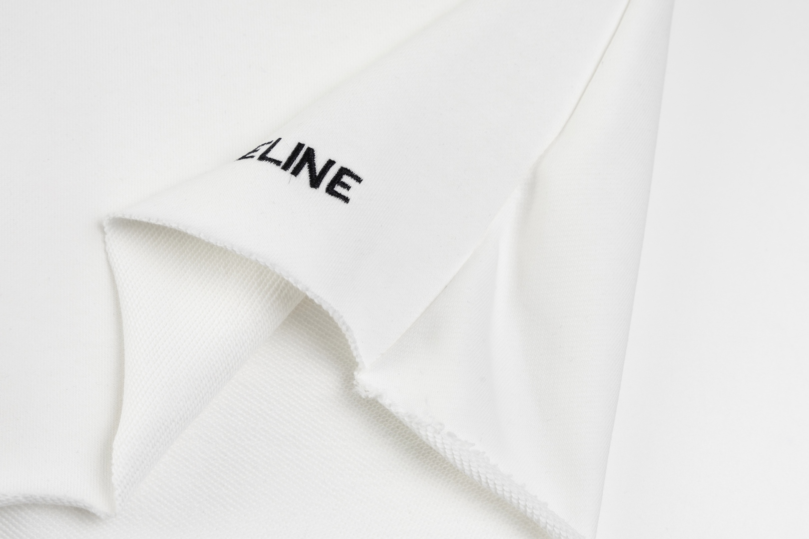New Print Shorts with Logo Hardware: Celine 25SS Collection Overview - 图片 7