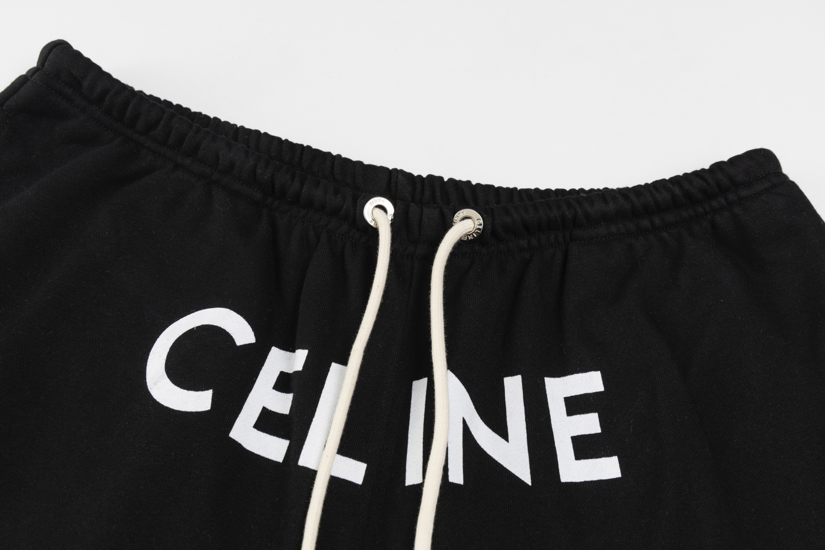 Celine 25SS New Print Shorts with Logo Hardware and High-Quality Fabric Available at xgs Counter - 图片 3
