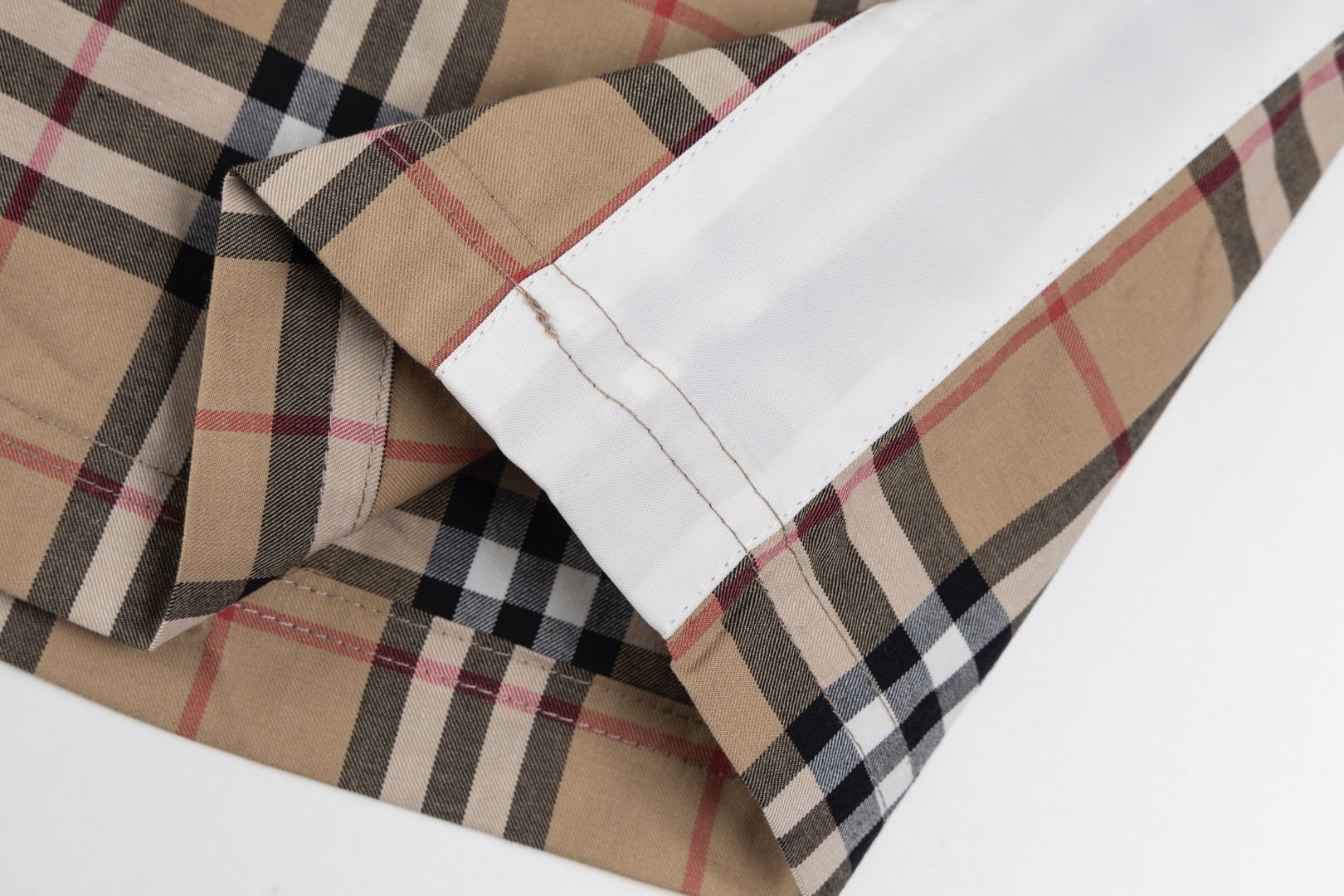 Vintage Burberry BBR 22ss Shorts: High-Quality, Age-Defying Design with British Flair - 图片 7