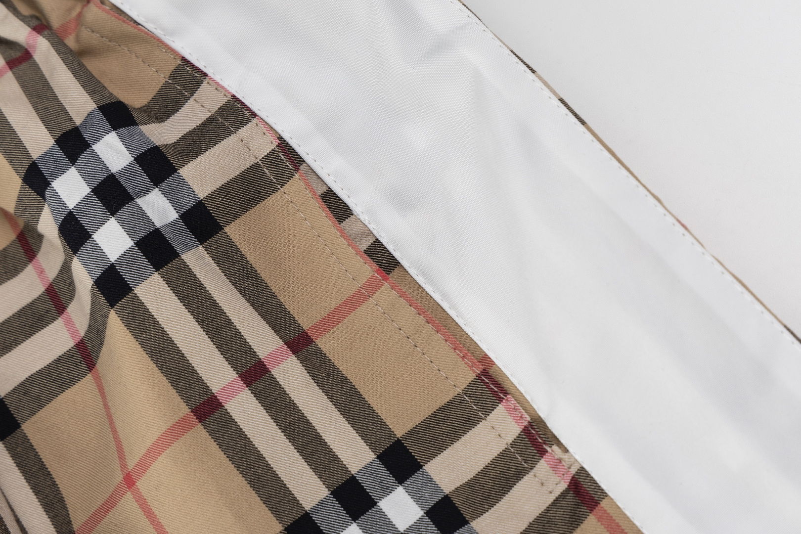 Vintage Burberry BBR 22ss Shorts: High-Quality, Age-Defying Design with British Flair - 图片 8