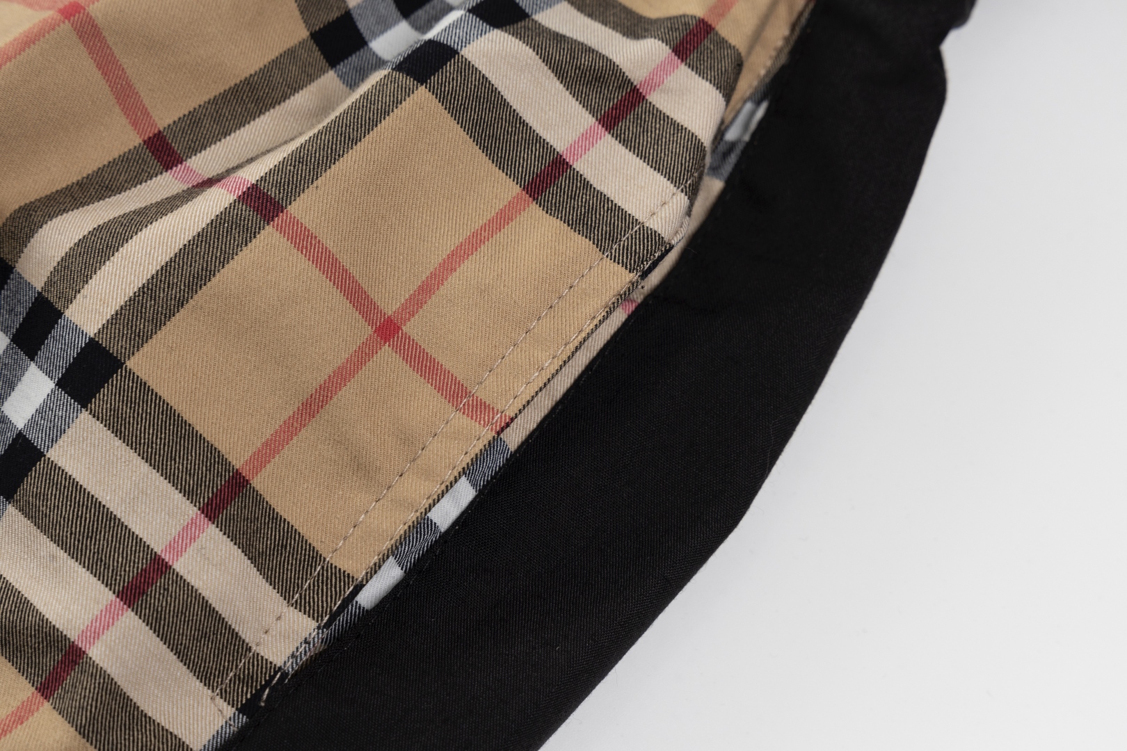 Vintage Burberry BBR 22ss Shorts: High-Quality, Age-Defying Design with British Flair - 图片 6