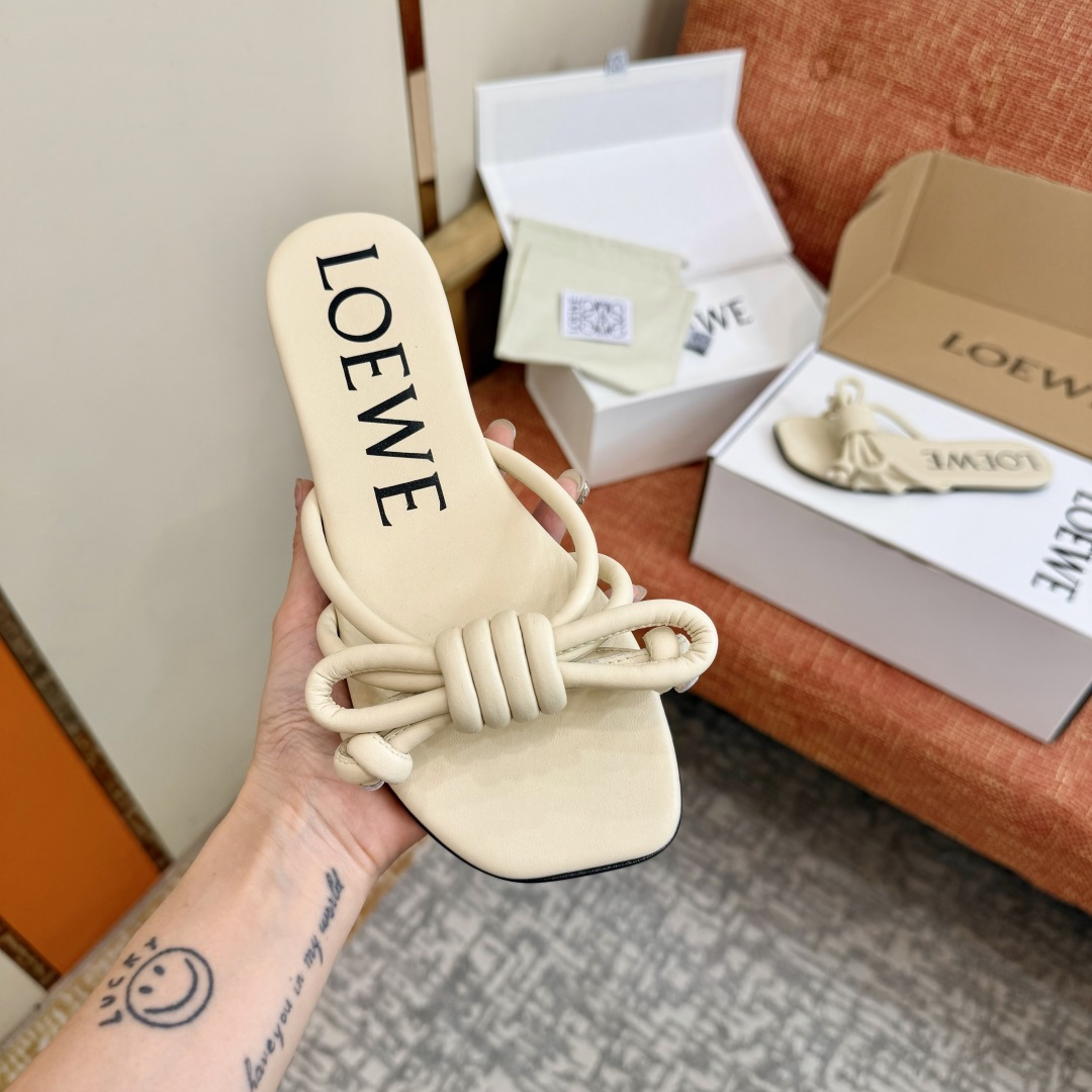 Босоножки Loewe с декором в виде узла