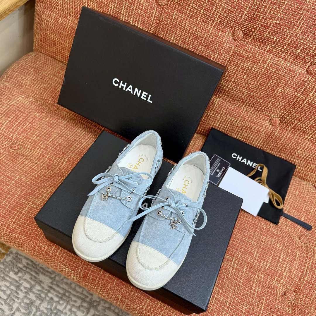 Лоферы женские замшевые пастельных тонов Chanel