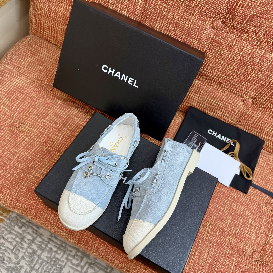 Лоферы женские замшевые пастельных тонов Chanel