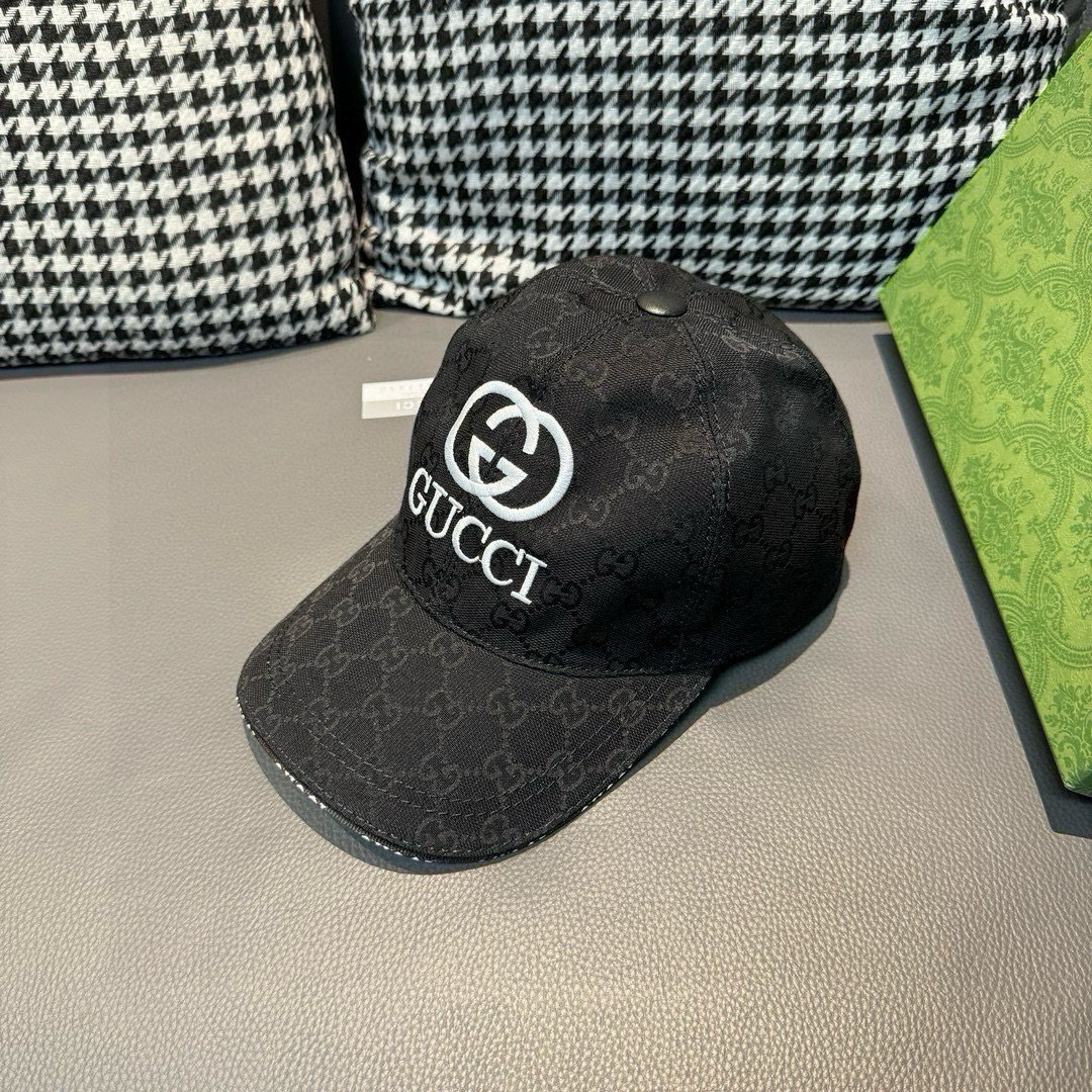 NO:223079,Package with box cloth bag, Gucci new original single baseball cap, GUCCI embroidery, 1:1 mold customization, heavy industry embroidery, details comparable to the counter, original canvas   first layer of cowhide, excellent quality!  The first choice for handsome men and beautiful women, fashionable and versatile. The basic head circumference is 56, and the patch can be adjusted. Hats, straw hats, fishermen's hats, baseball hats, knit hats, hats, gucci, espadrilles, cowhides, hats19860909批 配盒子布袋,Gucci(古奇)新款原单棒球帽, GUCCI刺绣,1:1开模订制,重工刺绣,细节可媲美专柜,原版帆布料 头层牛皮,质量超赞！帅男靓女首选,时尚百搭.基础头围56,贴片可调节.帽子草帽渔夫帽棒球帽针织帽,帽子,gucci,espadrilles,cowhide,hats,hat