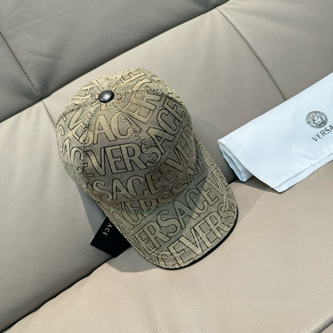 Versace Baseball Cap Set with Packaging Bags and Accessories – Lot 126 Highlighted. - 图片 1
