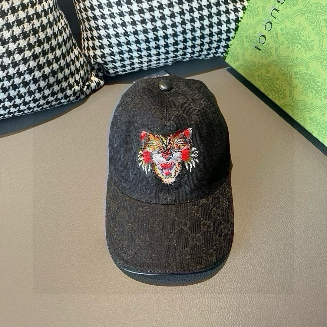NO:223811,Package with box cloth bag, Gucci new original single baseball cap, cat head embroidery, 1:1 mold customization, heavy industry embroidery, details comparable to the counter, original canvas   first layer of cowhide, excellent quality!  The first choice for handsome men and beautiful women, fashionable and versatile. The basic head circumference is 56, and the patch can be adjusted. Hats, straw hats, fishermen's hats, baseball hats, knit hats, hats, gucci, espadrilles, cowhides, hats19860909批 配盒子布袋,Gucci(古奇)新款原单棒球帽, 猫头刺绣,1:1开模订制,重工刺绣,细节可媲美专柜,原版帆布料 头层牛皮,质量超赞！帅男靓女首选,时尚百搭.基础头围56,贴片可调节.帽子草帽渔夫帽棒球帽针织帽,帽子,gucci,espadrilles,cowhide,hats,hat