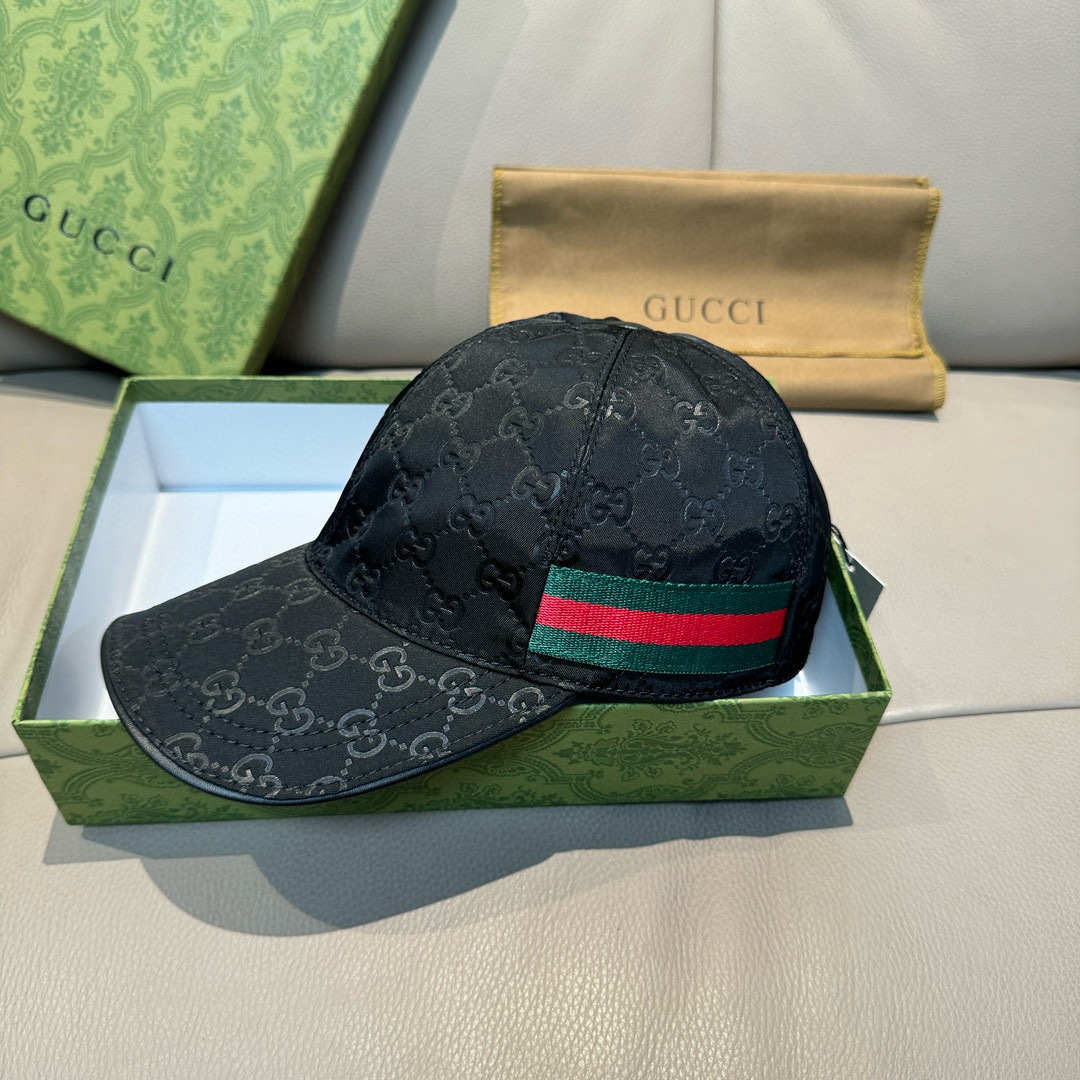 NO:225721,Category of ten thousand years of classic style!  With box cloth bag, Gucci classic original single baseball cap counter 1:1 open mold customization, the highest version, original satin fabric   top layer cowhide, light and breathable!  Real-life photography, all-matched for men and women in all seasons, basic head circumference 56, patch adjustable. Hat straw hat fisherman hat baseball hat knit hat, hat, gucci, espadrilles, cowhide, silk fabric, hats19860909批 万年经典款！ 配盒子布袋,Gucci(古奇)经典原单棒球帽专柜1:1开模订制,最高版本,原版绸缎面料 头层牛皮,轻盈透气！实物拍摄,四季百搭男女适用,基础头围56,贴片可调节.帽子草帽渔夫帽棒球帽针织帽,帽子,gucci,espadrilles,cowhide,silk fabric,hats,hat