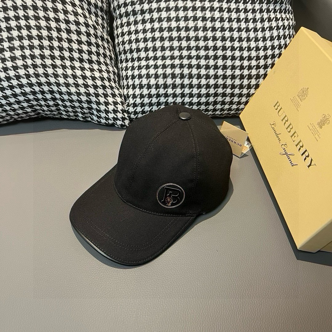 
配盒子布袋，Burberry（巴宝莉）最新款原单棒球帽，11开模订制，猛虎胶印！原版帆布面料+头层牛皮