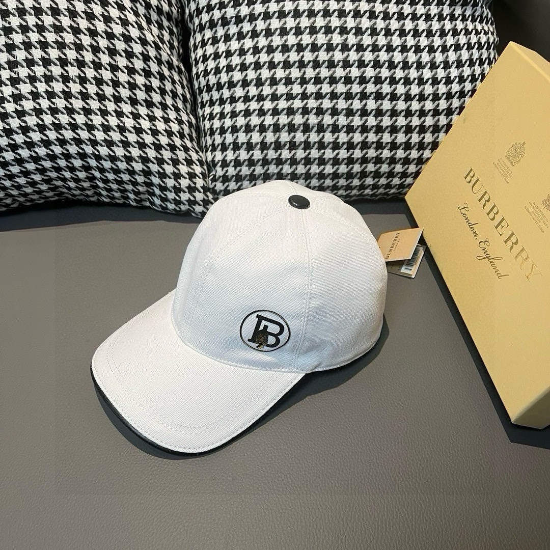 
配盒子布袋，Burberry（巴宝莉）最新款原单棒球帽，11开模订制，猛虎胶印！原版帆布面料+头层牛皮