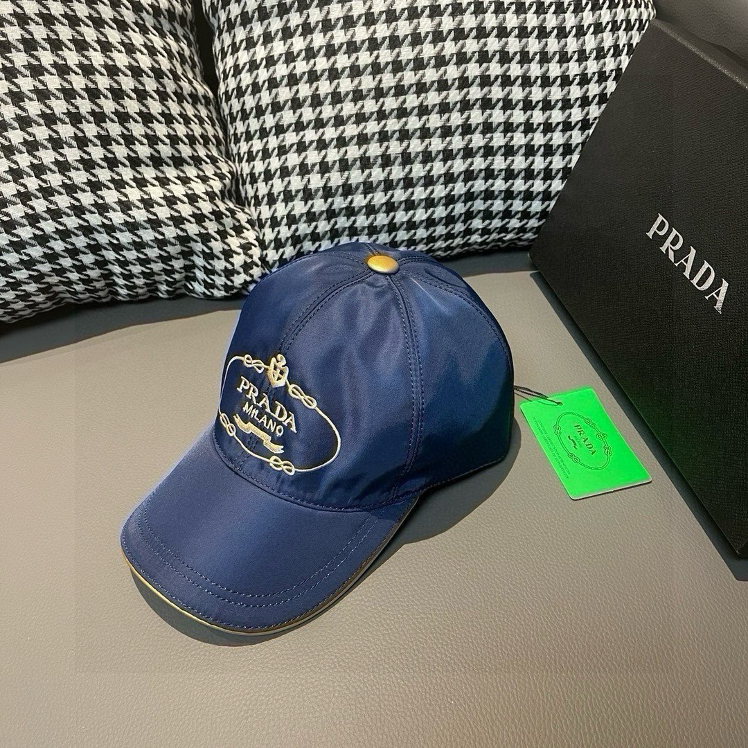 
配包装布袋，Prada(普拉达)新款原单棒球帽， 金丝刺绣，11开模订制，原厂金丝线精细刺绣，原版牛津