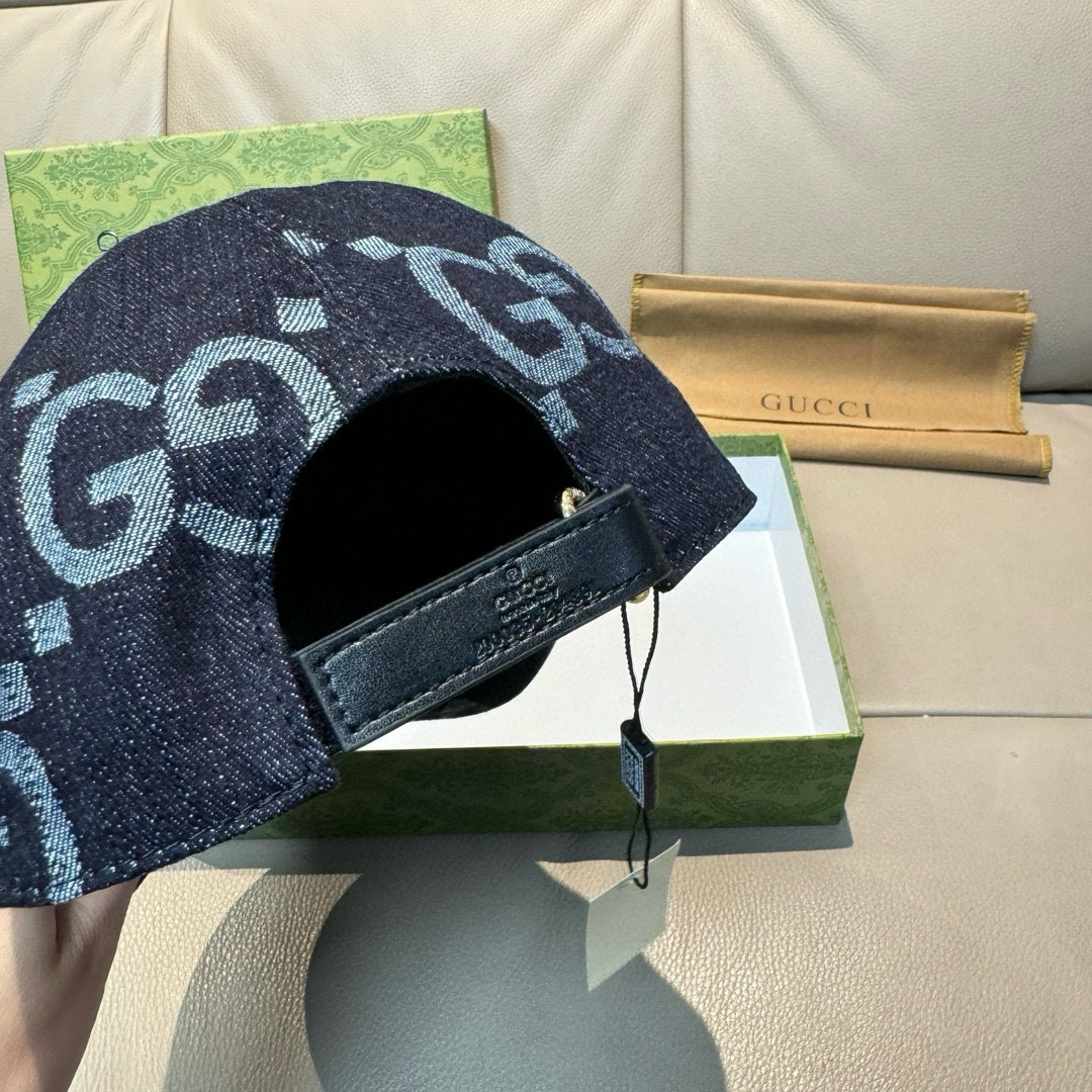 
配包装布袋，Gucci古奇新款原单棒球帽， 大双G，专柜11开模订制，完美对花，原版帆布面料+头层牛皮