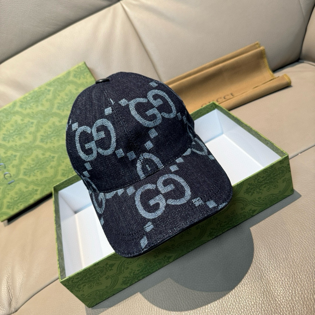 
配包装布袋，Gucci古奇新款原单棒球帽， 大双G，专柜11开模订制，完美对花，原版帆布面料+头层牛皮
