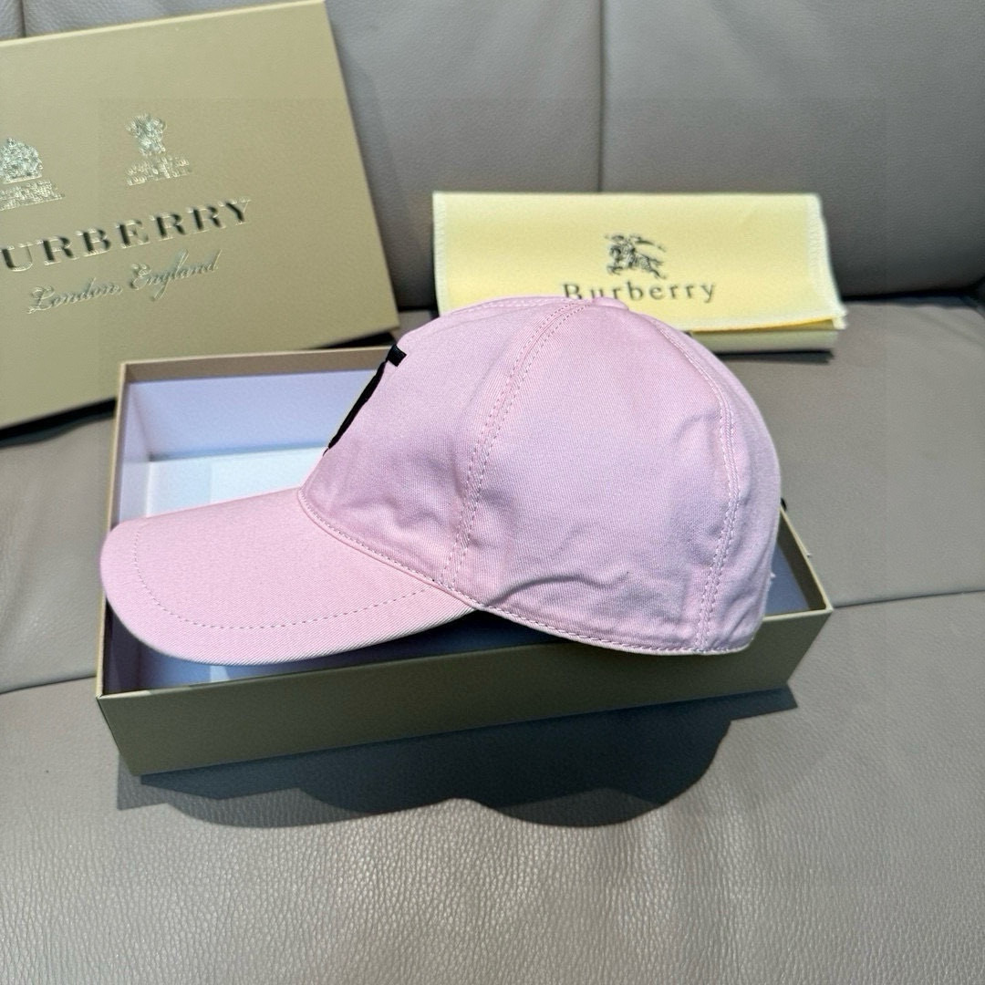 
配盒子布袋，Burberry（巴宝莉）专柜爆款原单棒球帽，11开模订制，立体刺绣，精致无暇！100%纯
