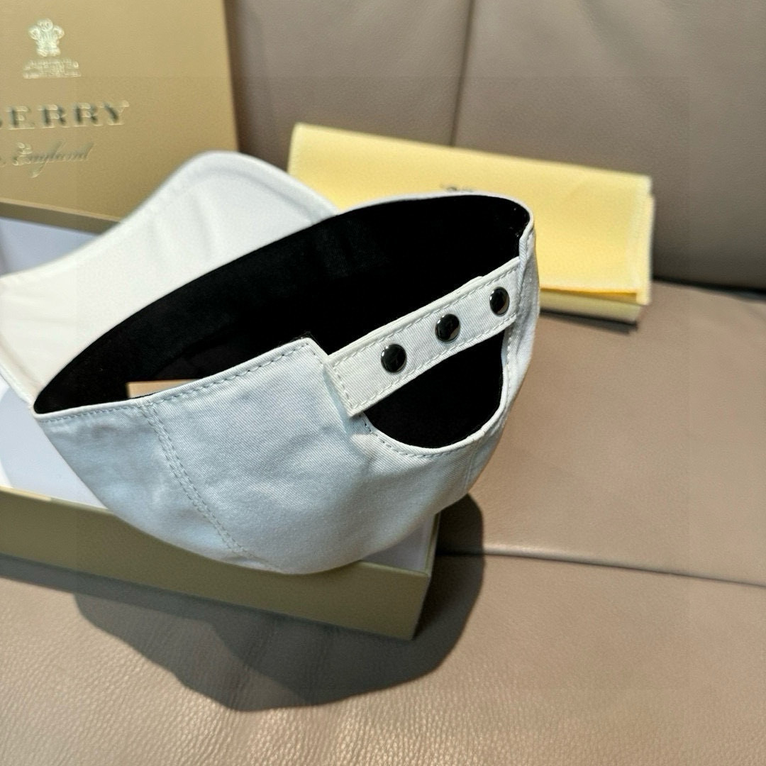 
配盒子布袋，Burberry（巴宝莉）专柜爆款原单棒球帽，11开模订制，立体刺绣，精致无暇！100%纯