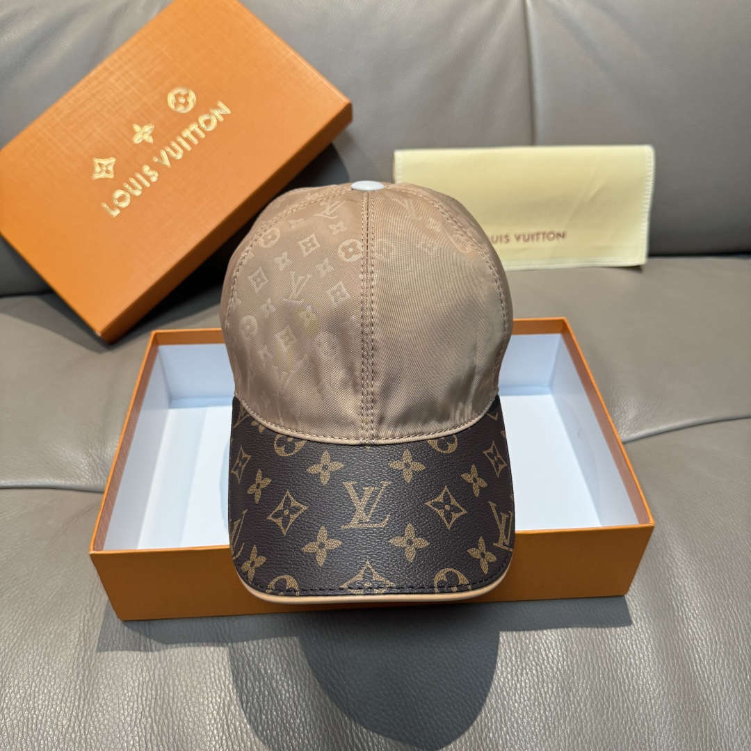 
配盒子布袋，LV(路易威登)新款原单棒球帽，老花拼接，11开模订制，原版印花绸缎面料+专柜老花皮，做工