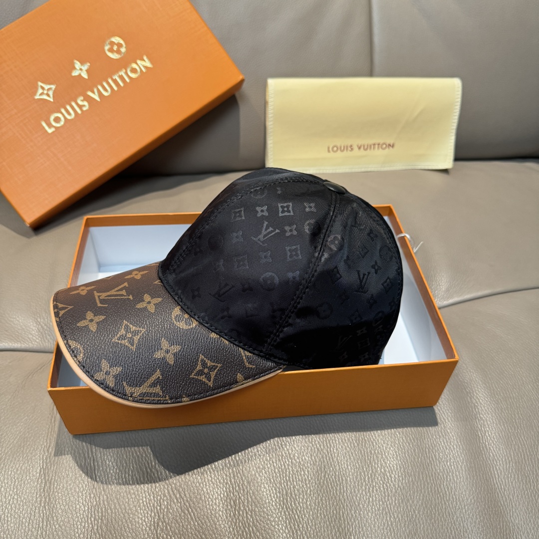 
配盒子布袋，LV(路易威登)新款原单棒球帽，老花拼接，11开模订制，原版印花绸缎面料+专柜老花皮，做工