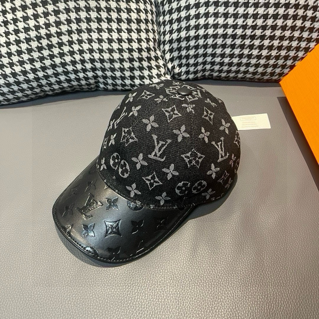 
配盒子布袋，LV(路易威登)新款原单棒球帽，牛皮压花，11开模订制，原版牛仔布料，做工细致完美，质量超