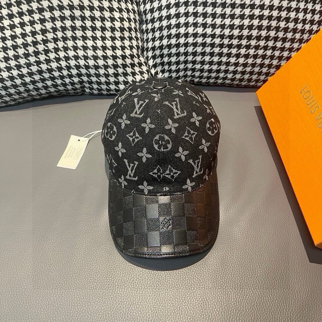 
配盒子布袋，LV(路易威登)新款原单棒球帽，牛皮压花，11开模订制，原版牛仔布料，做工细致完美，质量超