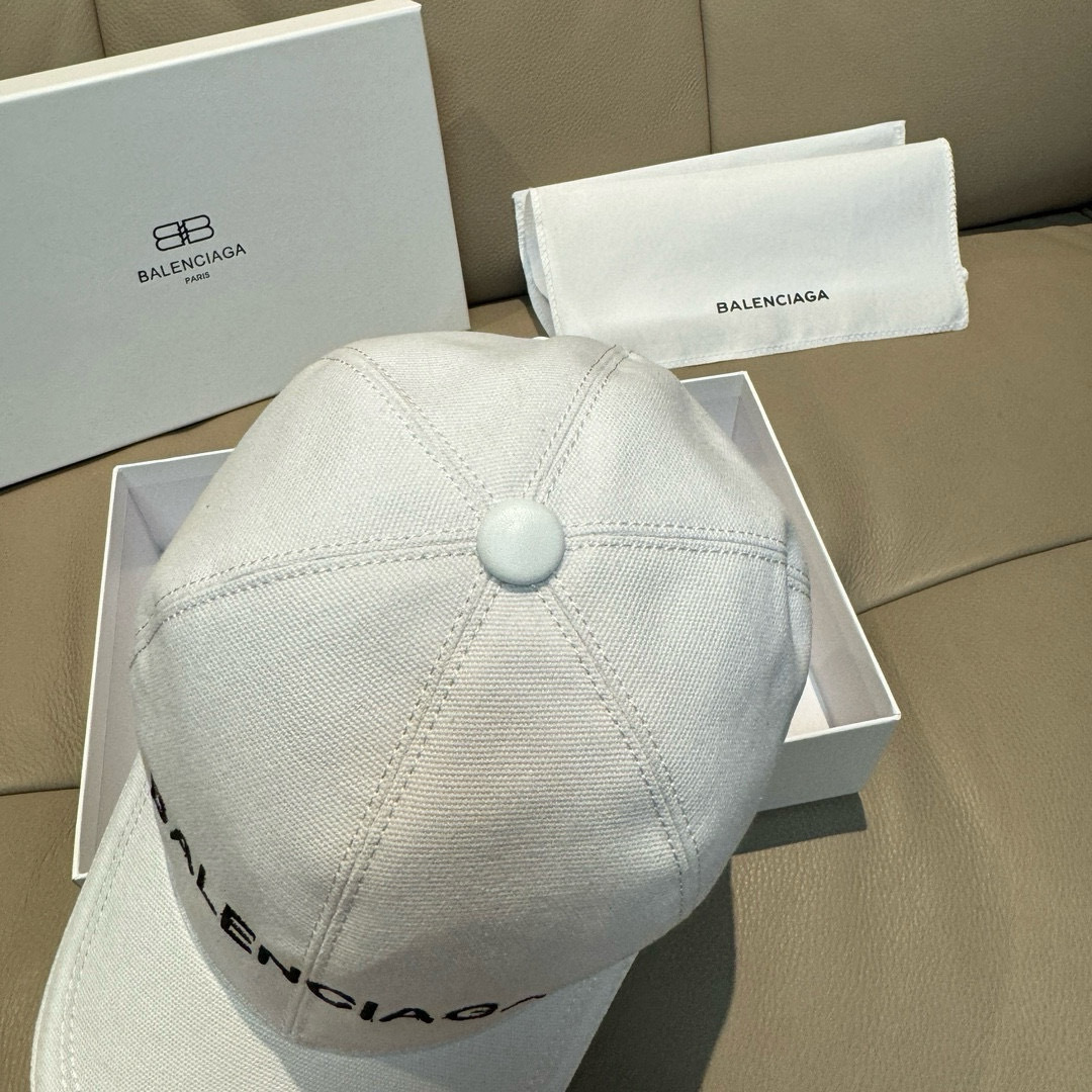 
配盒子布袋，Balenciaga（巴黎世家）经典原单棒球帽，11开模订制，全新立体刺绣，精致无暇！原版