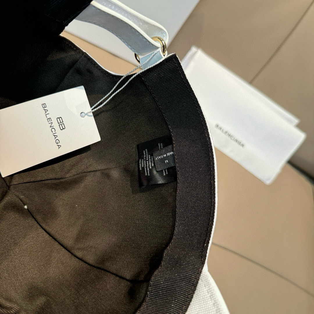 
配盒子布袋，Balenciaga（巴黎世家）经典原单棒球帽，11开模订制，全新立体刺绣，精致无暇！原版