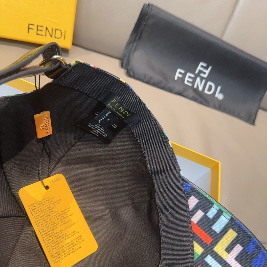 
配盒子布袋，Fendi（芬迪）新款原单棒球帽， 双F提花，专柜常年热卖款，口碑极佳，11开模订制，原版