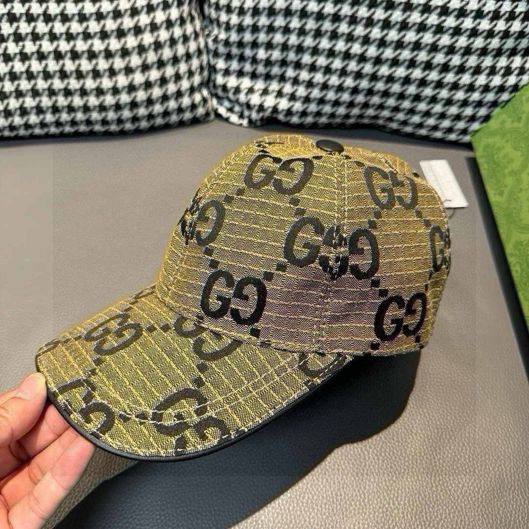 
官网新款出货
配包装布袋，Gucci古奇最新款原单棒球帽， 大双G，专柜11开模订制，完美对花，原版帆